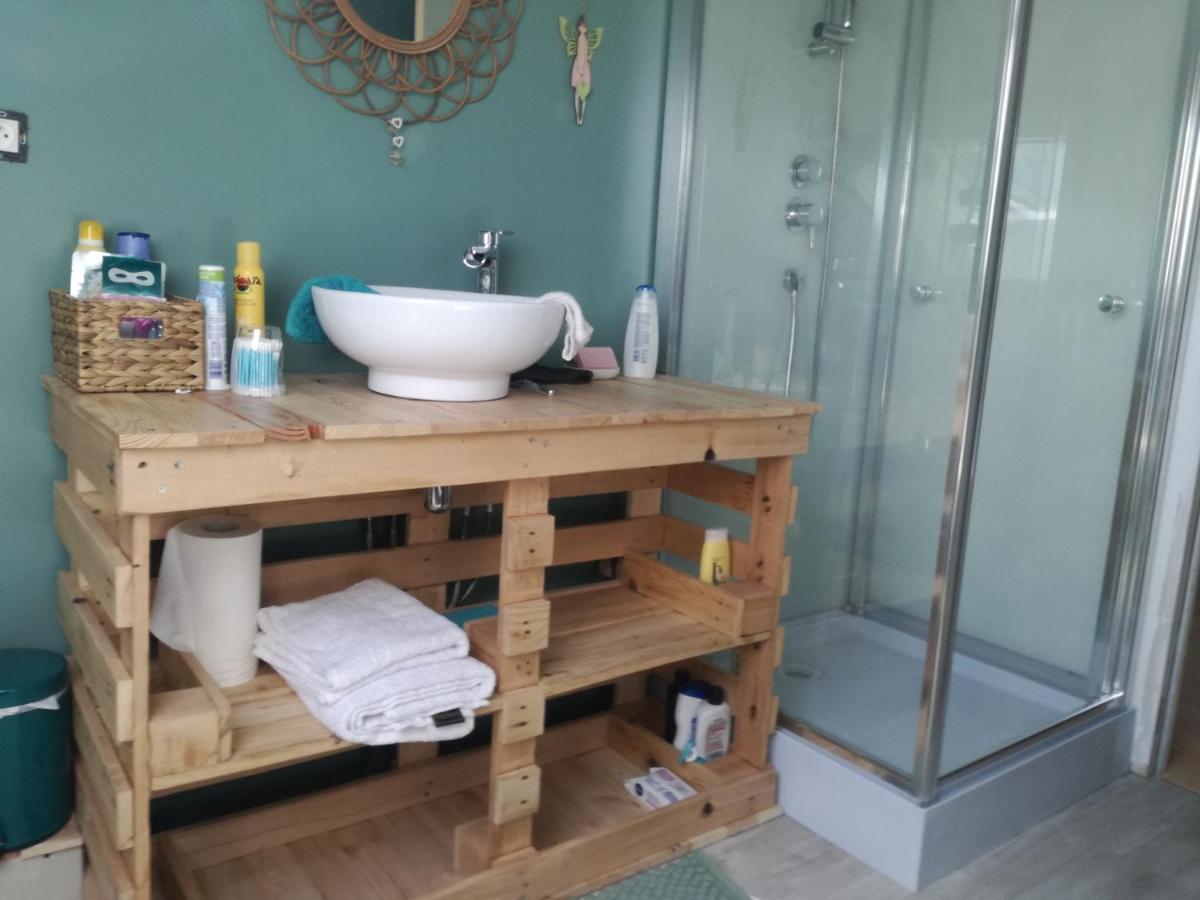 Chambre A Villemandeur Chez L'Habitant エクステリア 写真